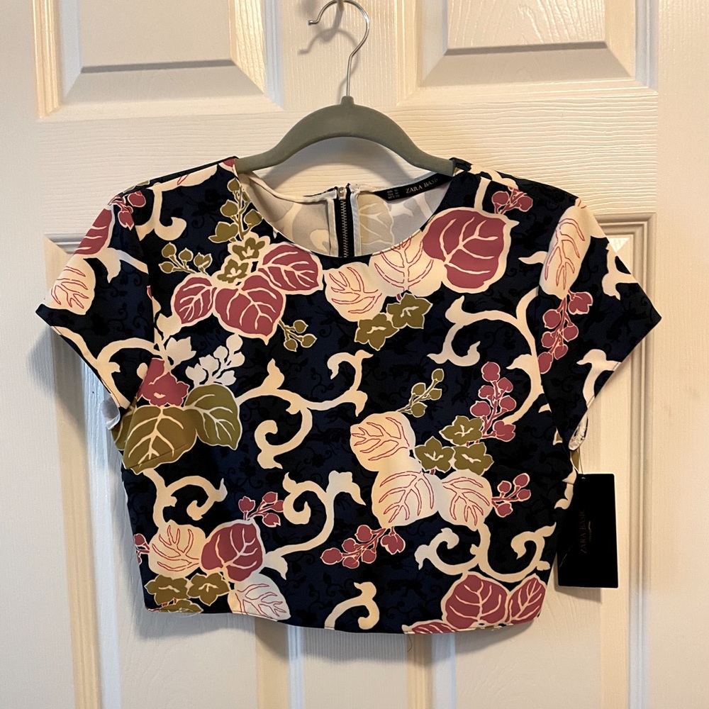 New with tag, crop top, medium